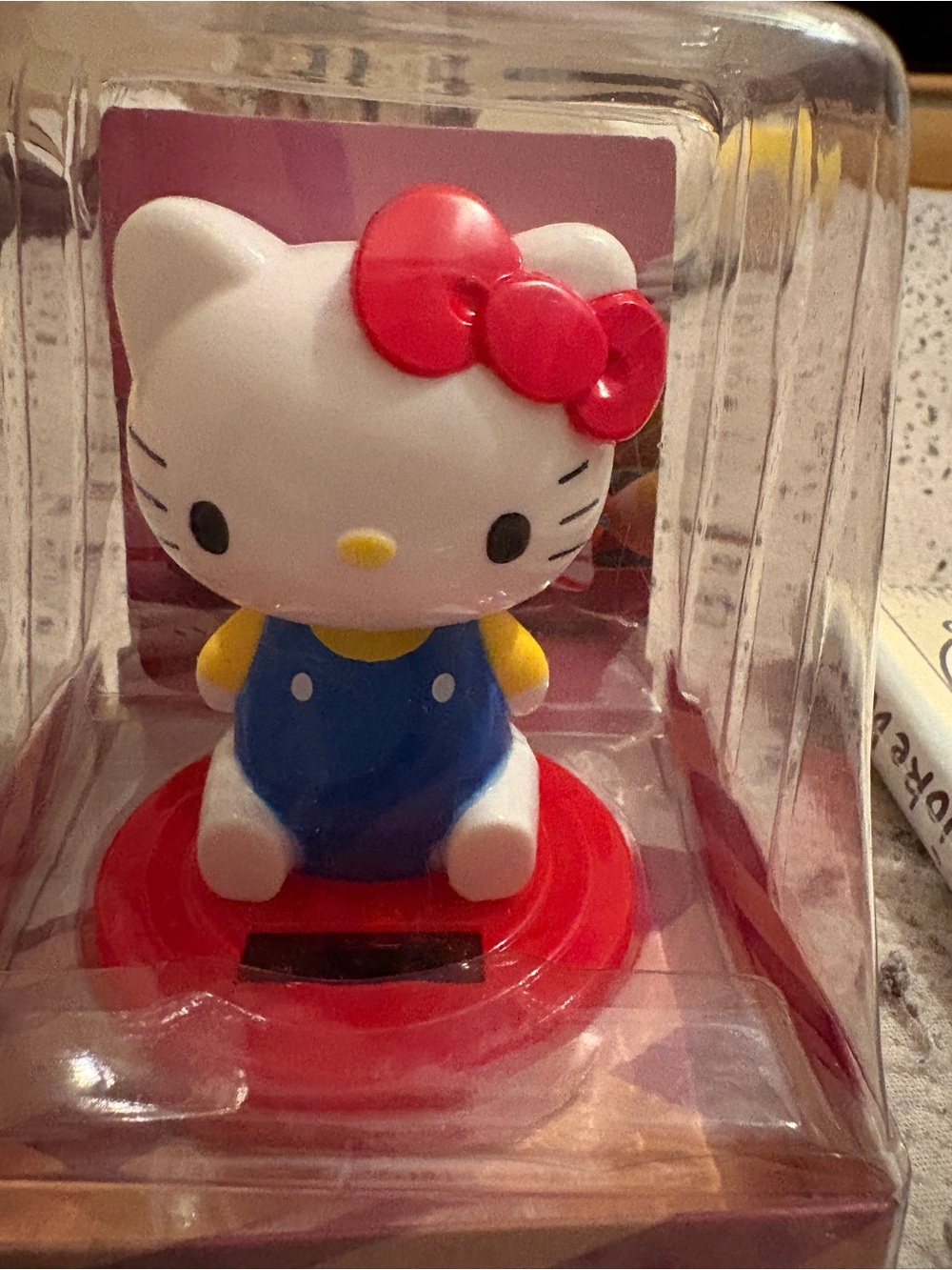 Hello Kitty Solar Bobblehead Figure - White, Red, Blue,‎ Yellow